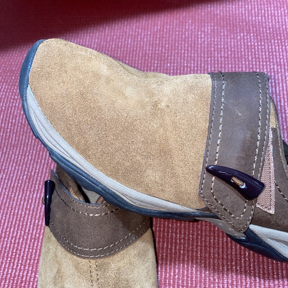 Shoe - Picture 5 of 8